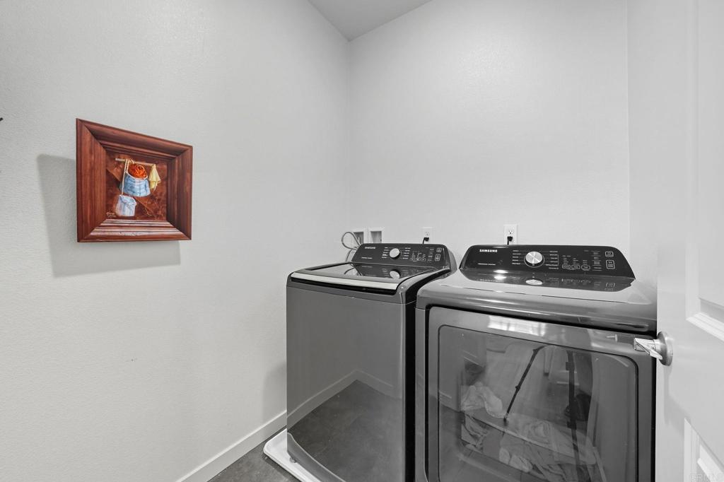 122 Diamante Road San Marcos, CA 92078 - Photo 21 of 36 a utility room with dryer and washer