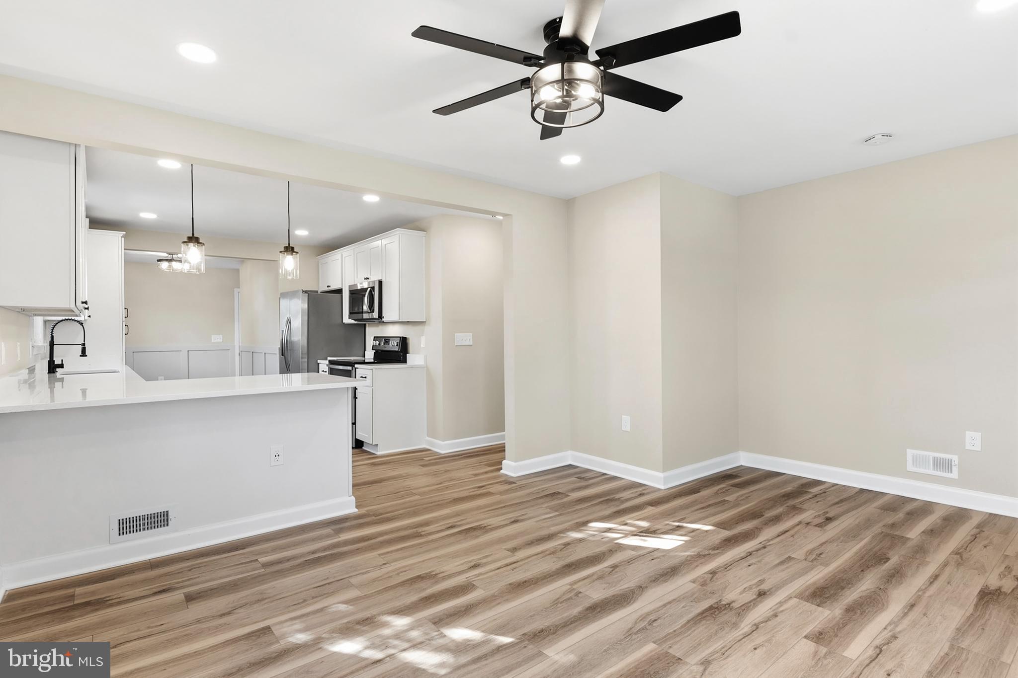 182 Lake Road Pasadena, MD 21122 - Photo 4 of 21