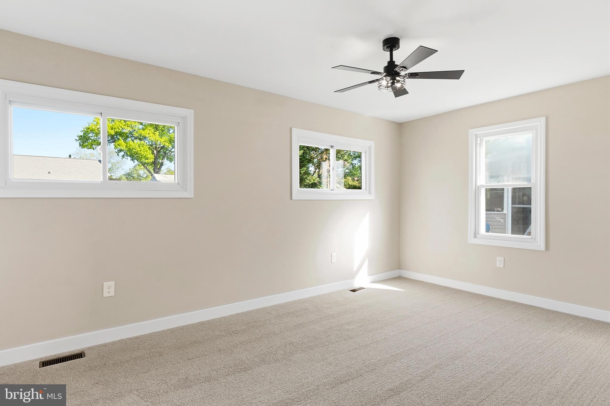 182 Lake Road Pasadena, MD 21122 - Photo 10 of 21