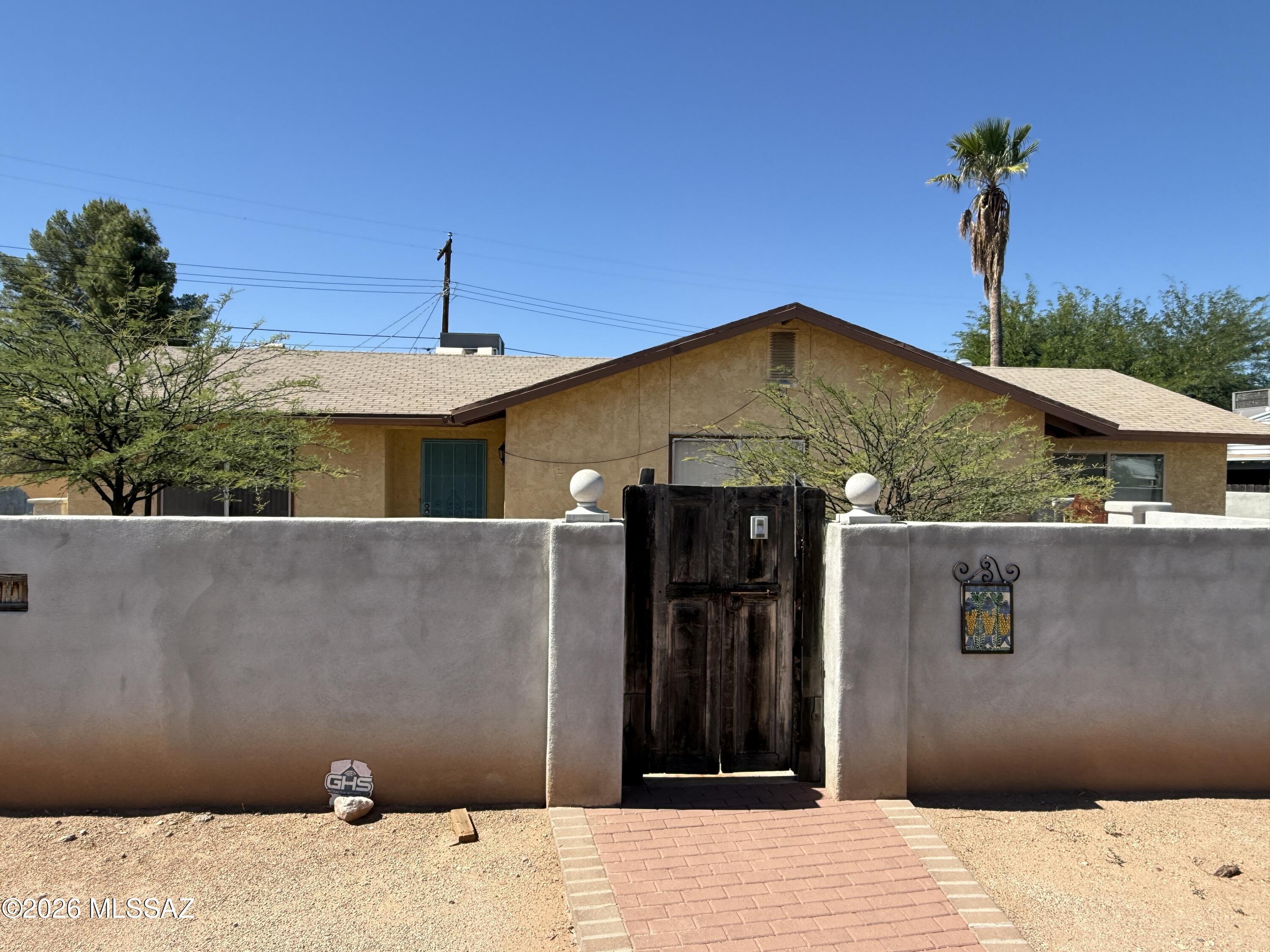 4086 East Montecito Street Tucson, AZ 85711 - Photo 6 of 49 IMG_4649