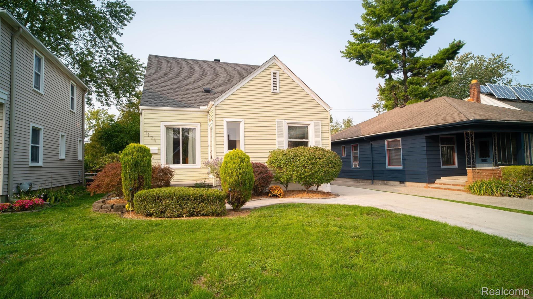 1174 Harvard Road Berkley, MI 48072 - Photo 40 of 41 DSC08964.jpg