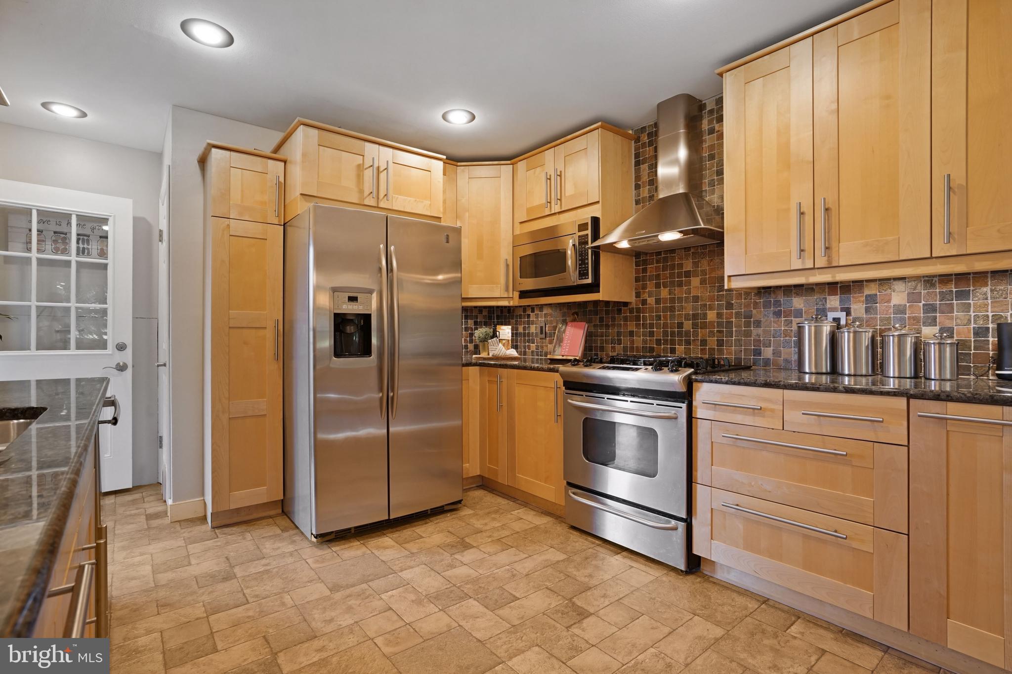 7511 Nottoway Place Springfield, VA 22150 - Photo 9 of 31