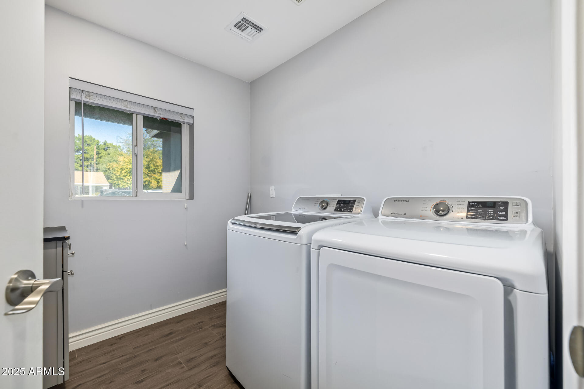 2439 East Minnezona Avenue Phoenix, AZ 85016 - Photo 20 of 25 a utility room with dryer and washer