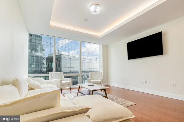 $300,000 | 300 International Drive, Unit 2106, Baltimore, MD 21202