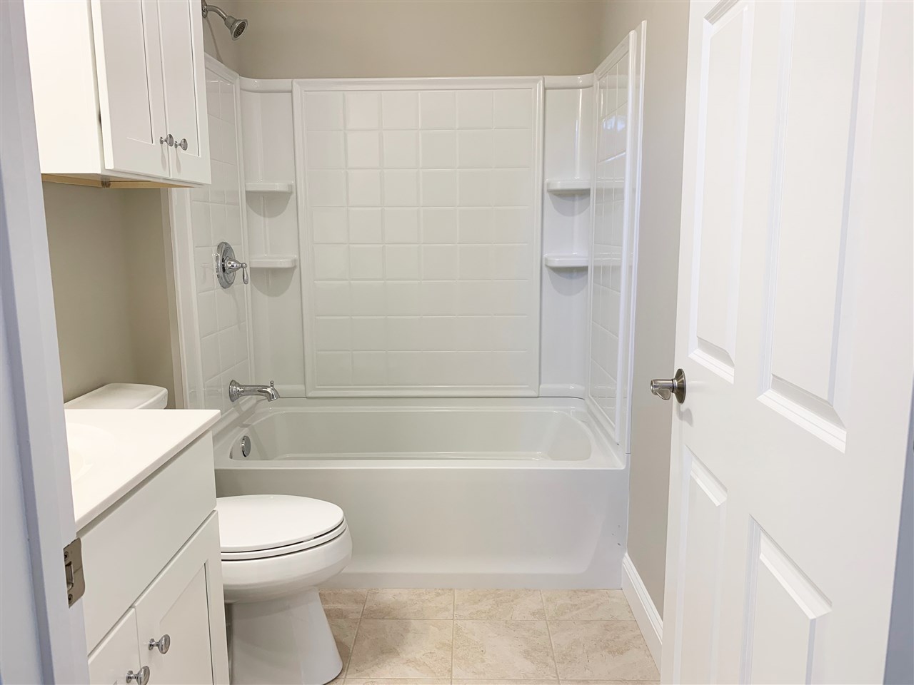 8 Falling Leaf Road, Unit 85 Londonderry, NH 03053 - Photo 3 of 11