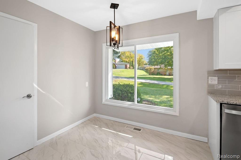 28403 Peppermill Road Farmington Hills, MI 48331 - Photo 10 of 26