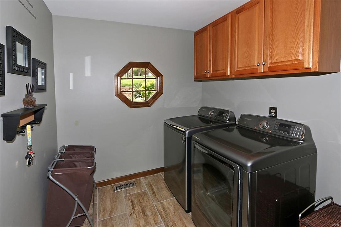 1553 Ridge Road Wildwood, MO 63021 - Photo 15 of 49