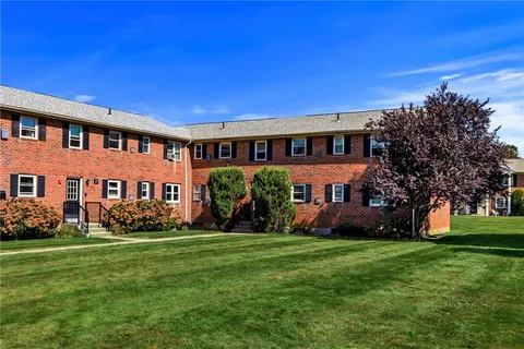 $360,000 | 70 Carroll Avenue, Unit 709, Newport, RI 02840
