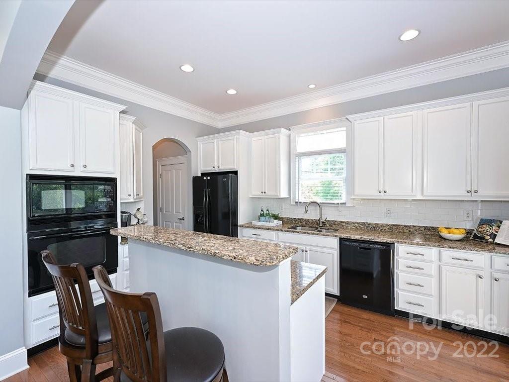 4740 Water Oak Road Charlotte, NC 28211 - Photo 17 of 46 Gallery Image 17