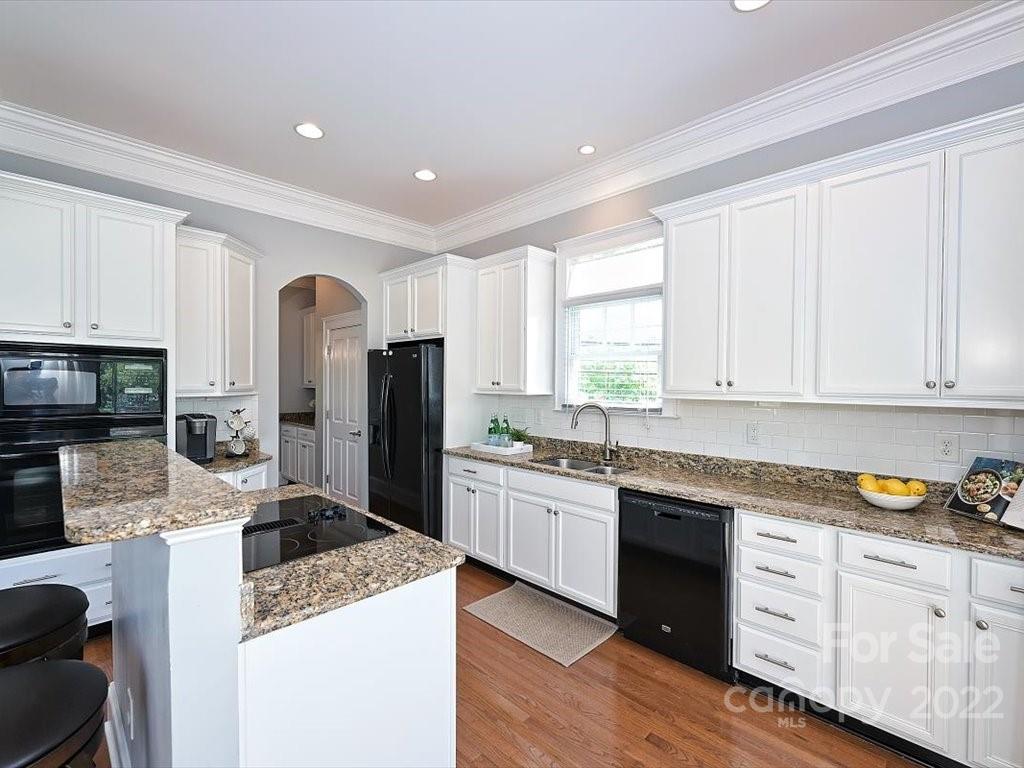 4740 Water Oak Road Charlotte, NC 28211 - Photo 18 of 46 Gallery Image 18