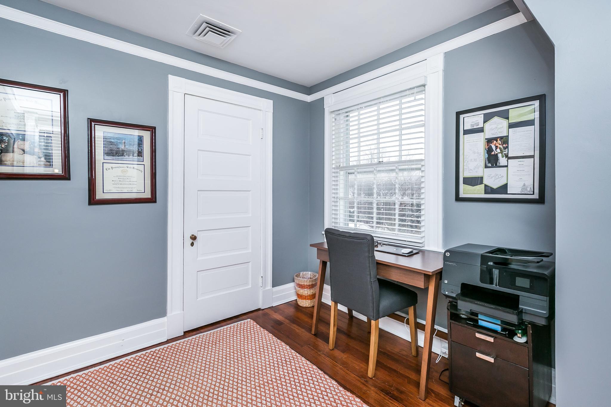 317 Tunbridge Road Baltimore, MD 21212 - Photo 25 of 42 There are built-ins for books