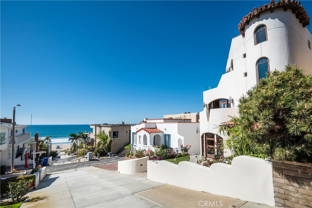 221 30th Street Manhattan Beach, CA 90266 - Photo 19 of 19 an aerial view of a house with outdoor space and seating area