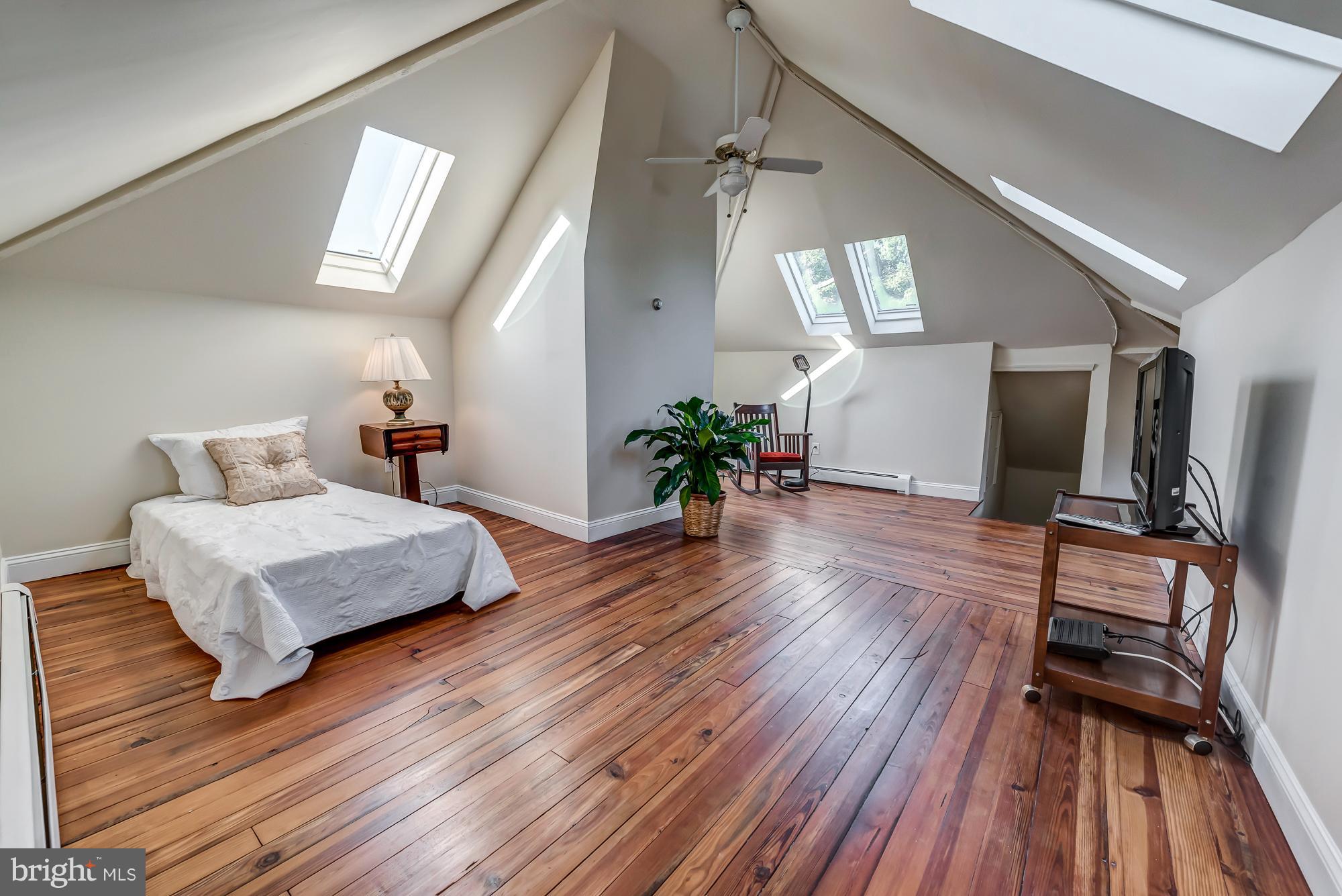 18000 Elgin Road Poolesville, MD 20837 - Photo 22 of 30 The gem of the house! Another BR or artist's loft!