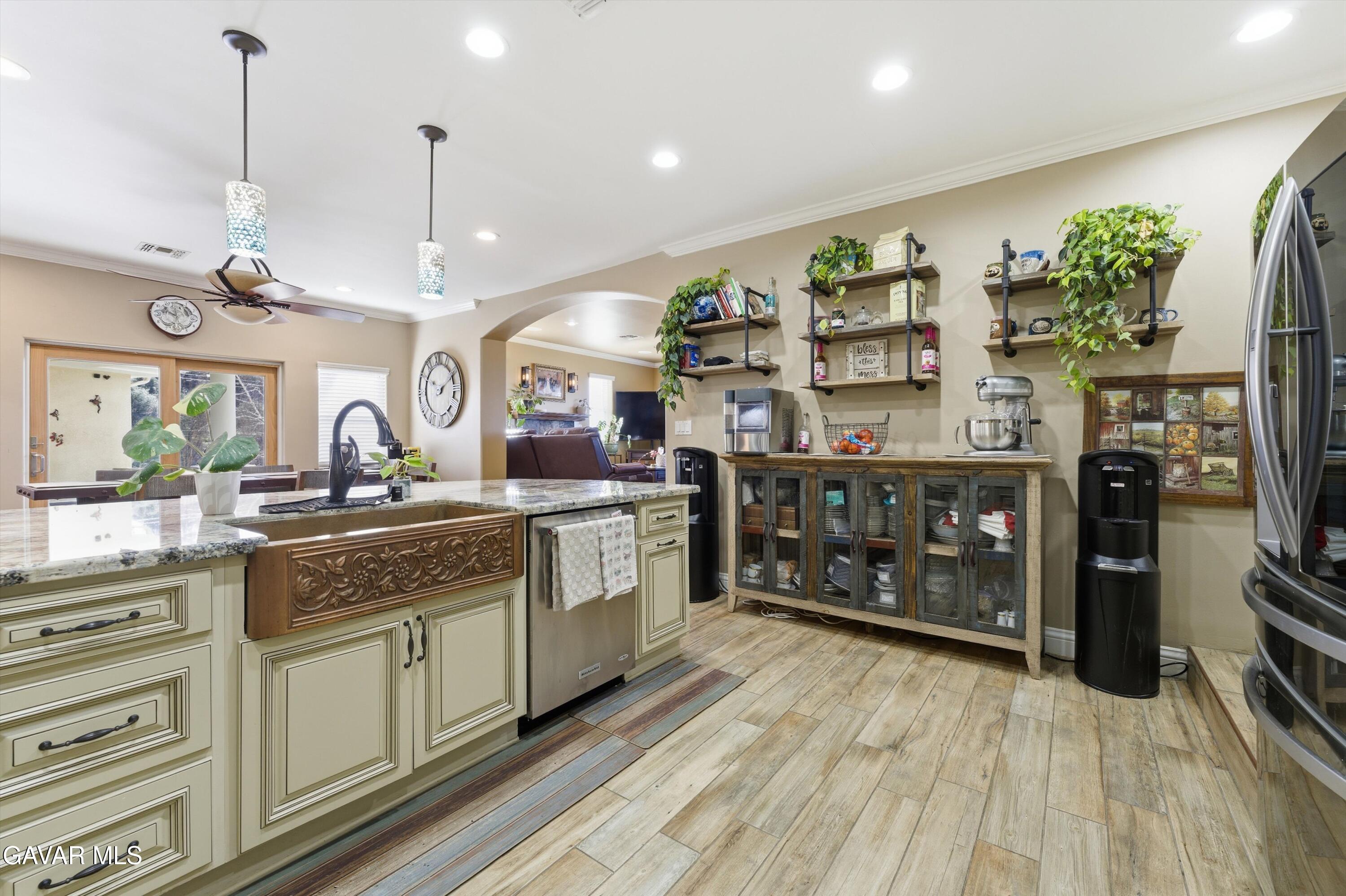 29300 Peregrine Place Tehachapi, CA 93561 - Photo 13 of 46 15-JYP02472