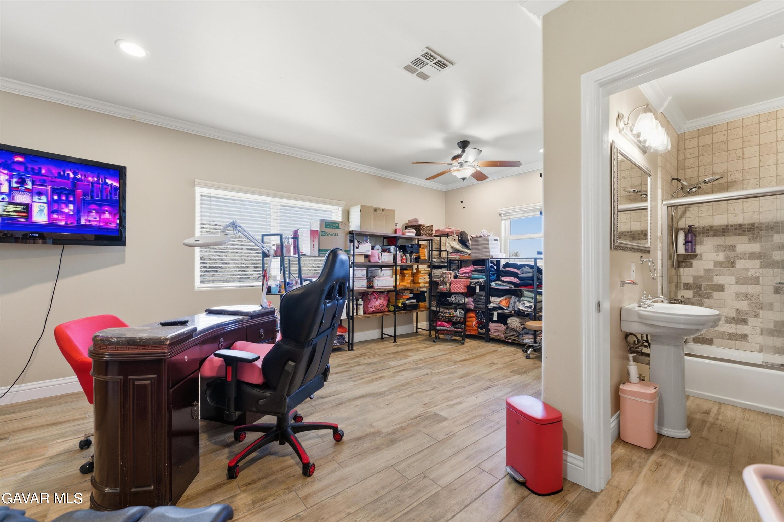 29300 Peregrine Place Tehachapi, CA 93561 - Photo 28 of 46 31-JYP02532