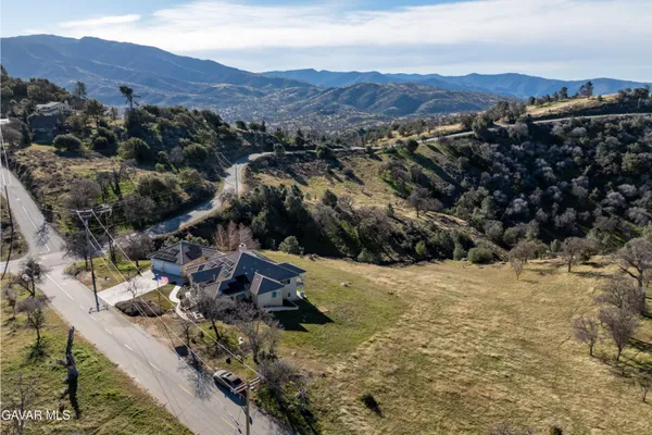 $849,900 | 29300 Peregrine Place, Tehachapi, CA 93561