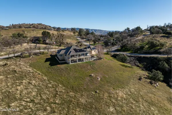 $849,900 | 29300 Peregrine Place, Tehachapi, CA 93561
