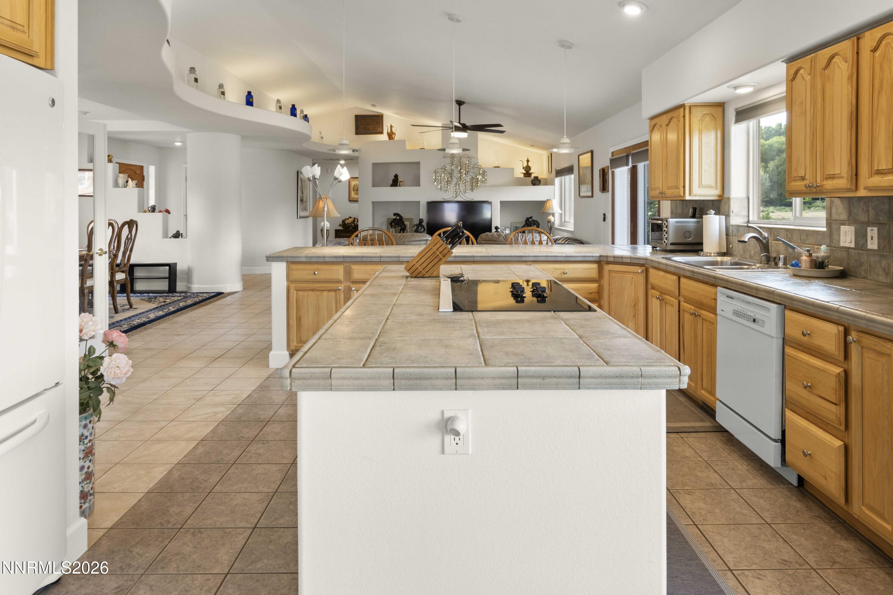 213 Quail Run Road Fernley, NV 89408 - Photo 10 of 46 _S1A0165