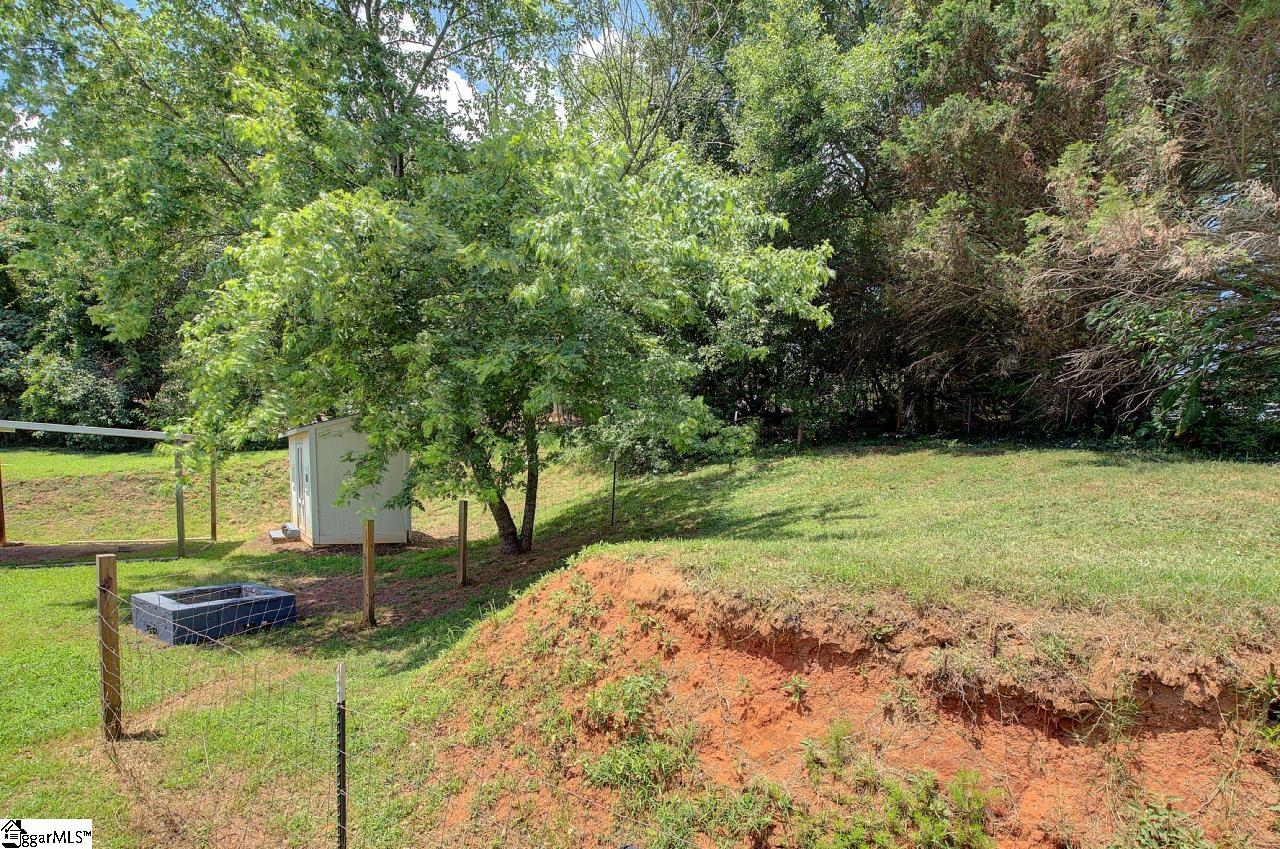 223 Apple Hill Road Easley, SC 29642 - Photo 7 of 32