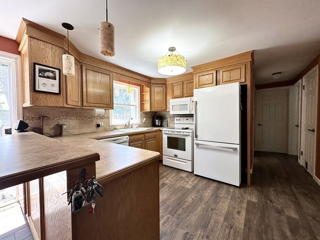 29 Ruth Avenue Agawam, MA 01001 - Photo 13 of 29 Gallery Image 13