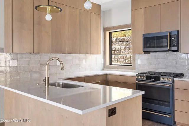 $2,590,000 | 32 Olaf Court, Sandpoint, ID 83864