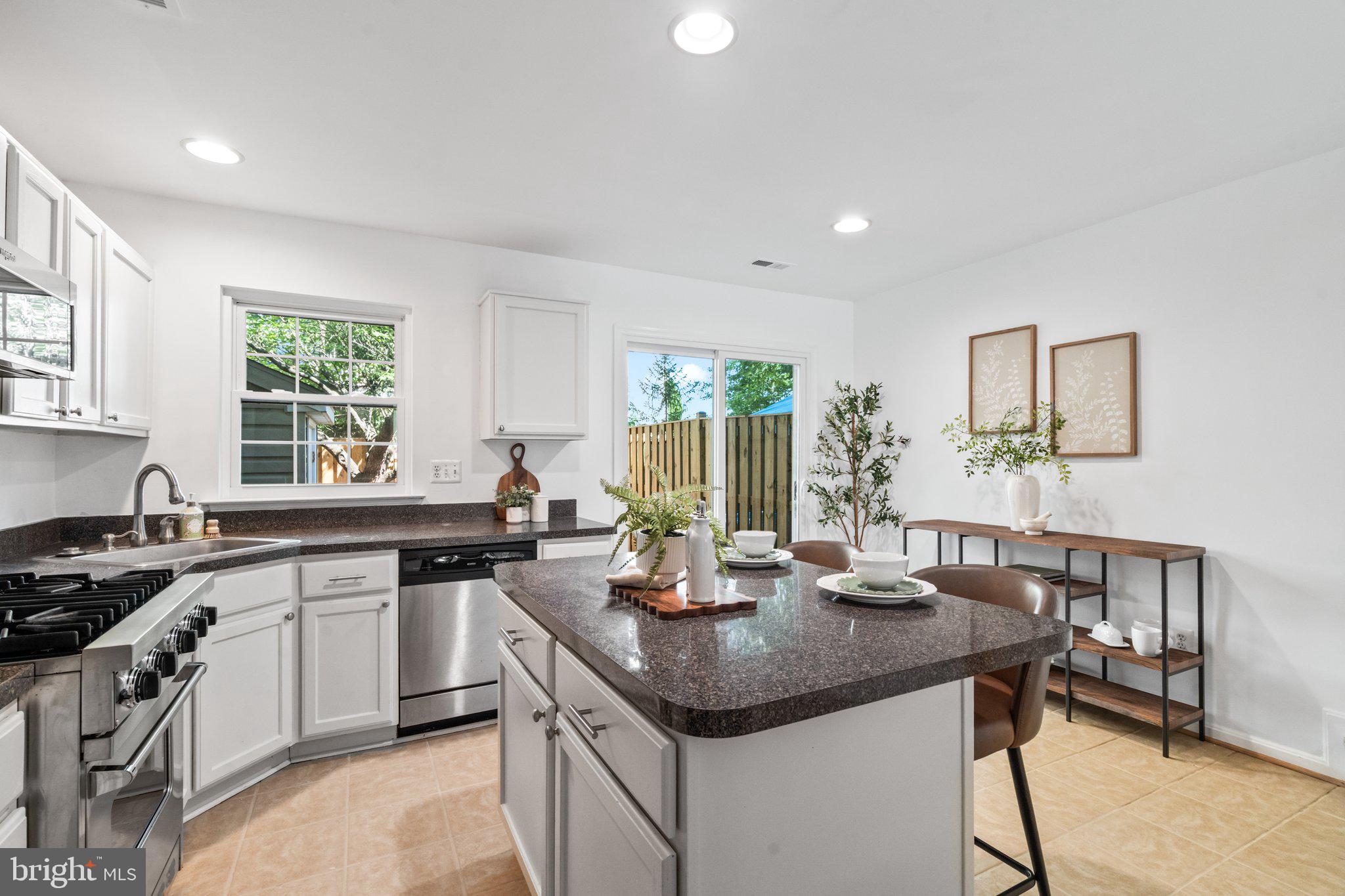605 Hollowstone Road Frederick, MD 21703 - Photo 9 of 32 Kitchen