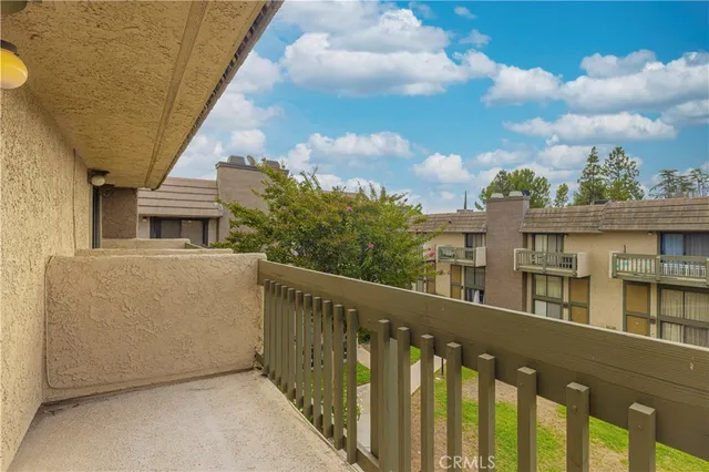 $615,000 | 1927 Huntington Drive, Unit H, Duarte, CA 91010