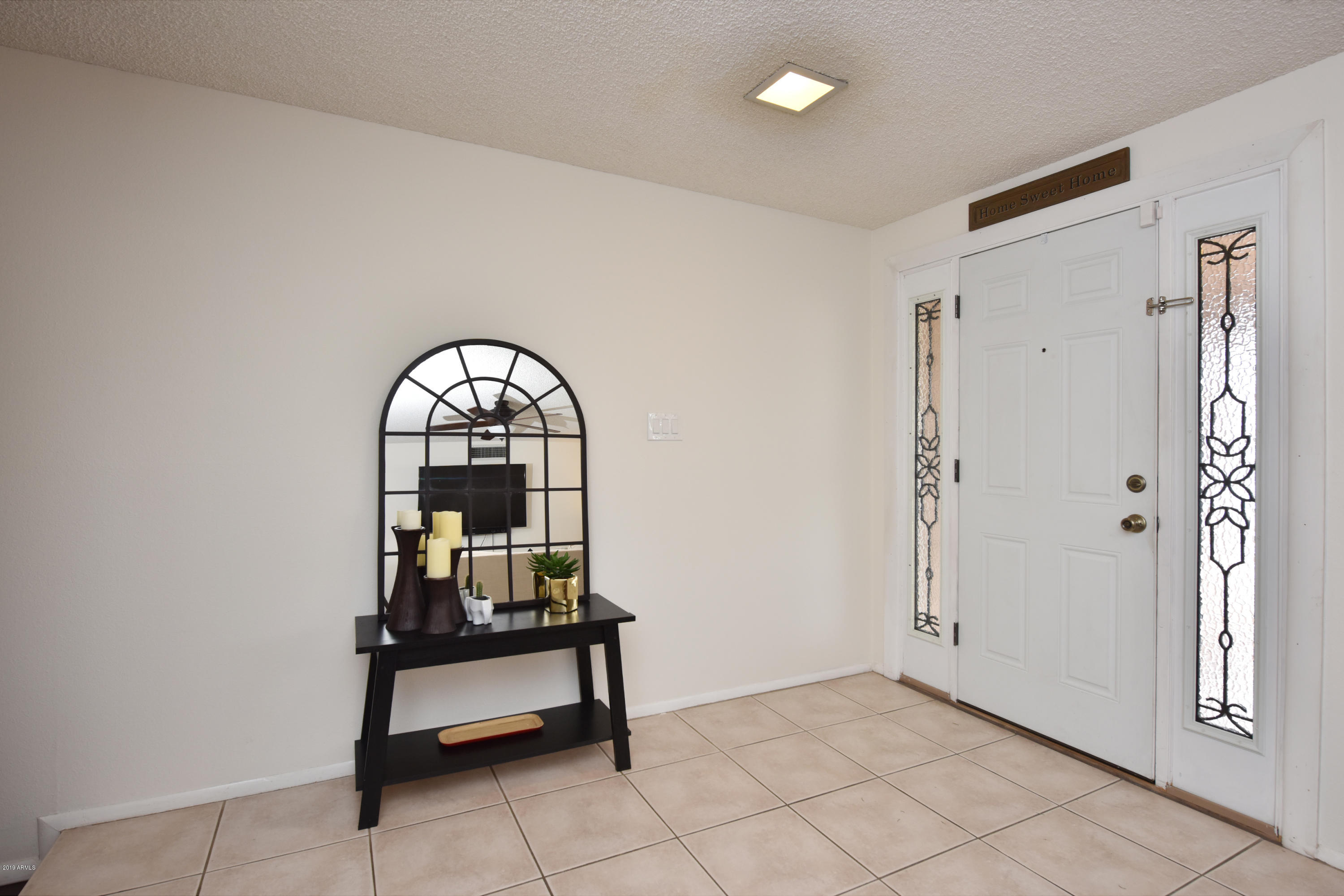 801 East Grandview Road Phoenix, AZ 85022 - Photo 2 of 22 Entry