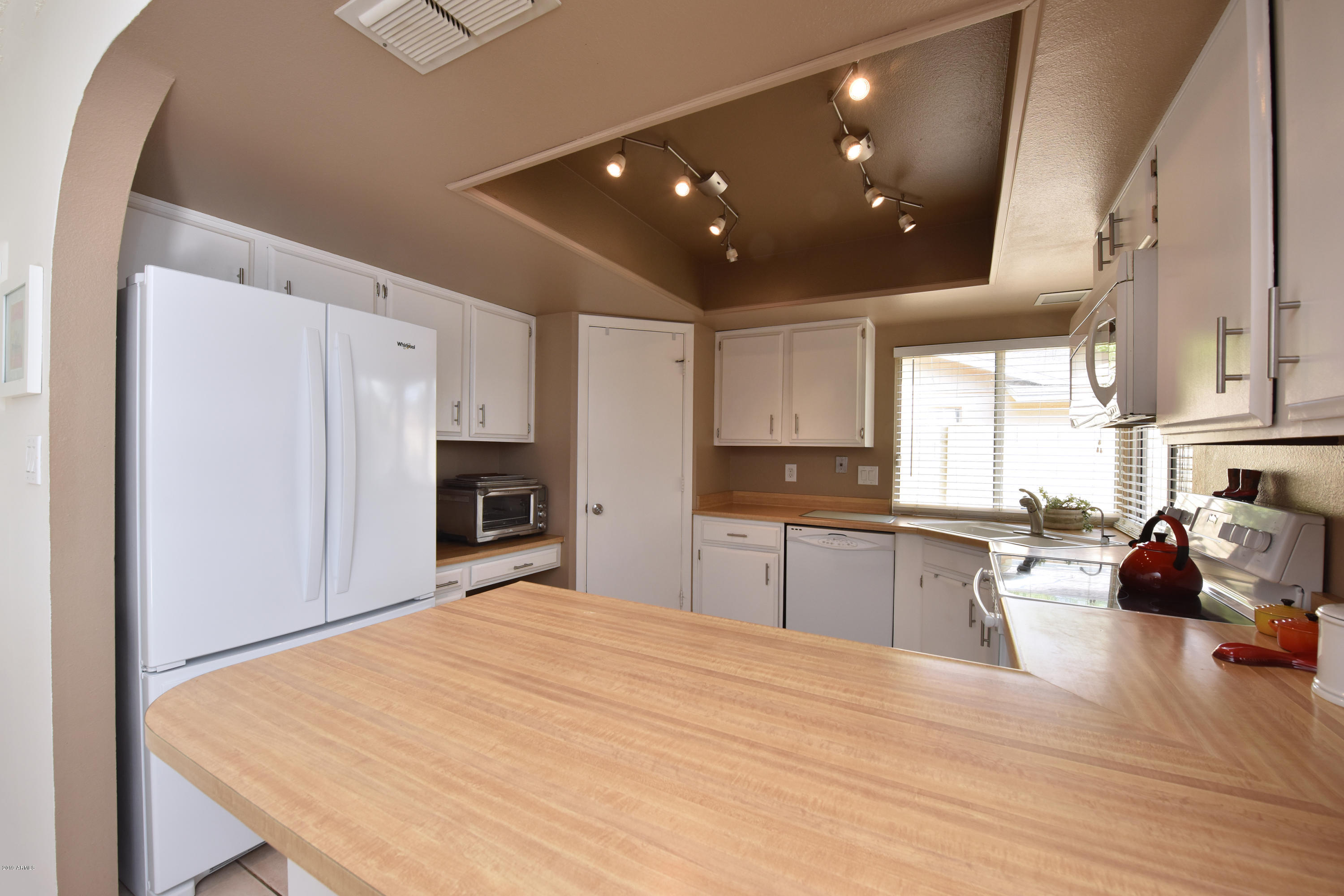 801 East Grandview Road Phoenix, AZ 85022 - Photo 10 of 22 Kitchen 4