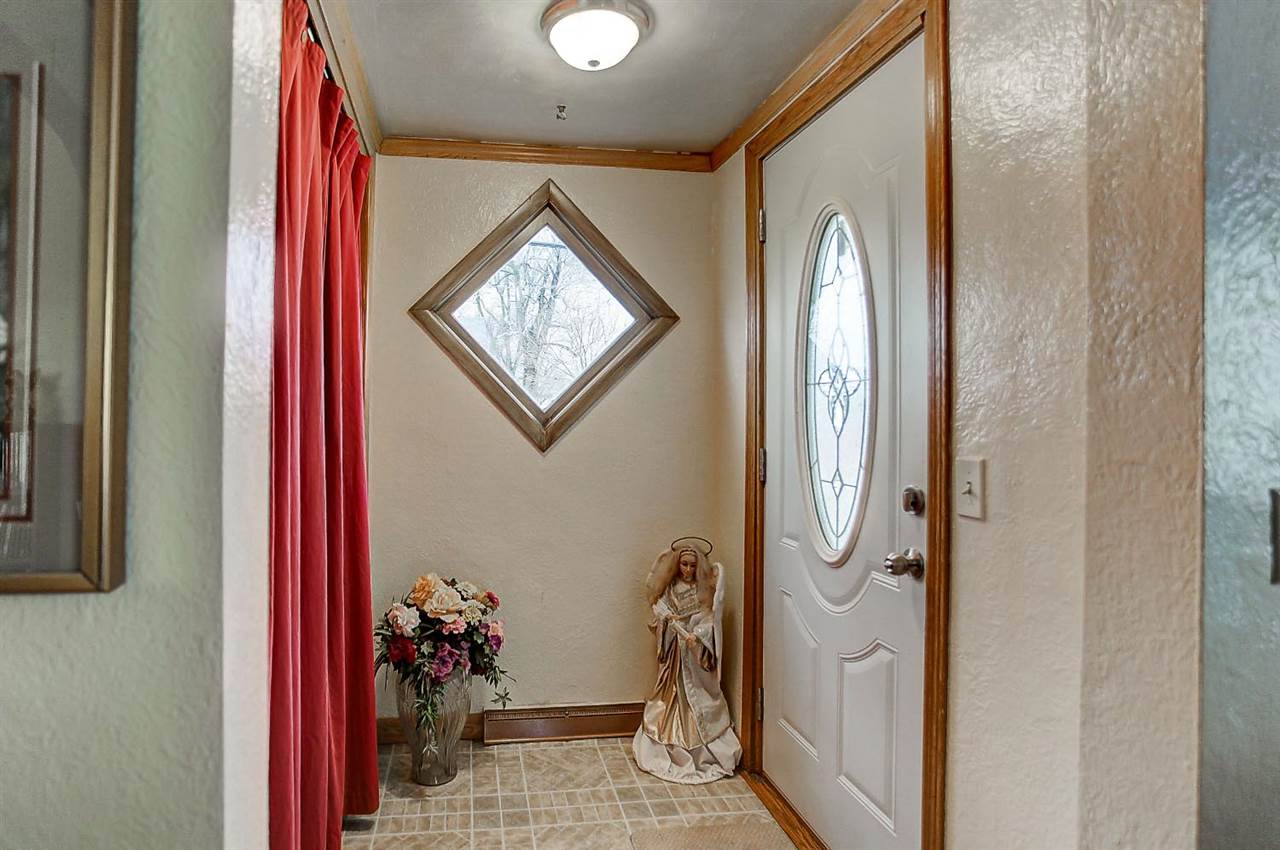 515 4th Street Howe, IN 46746 - Photo 4 of 34 Gallery Image 4