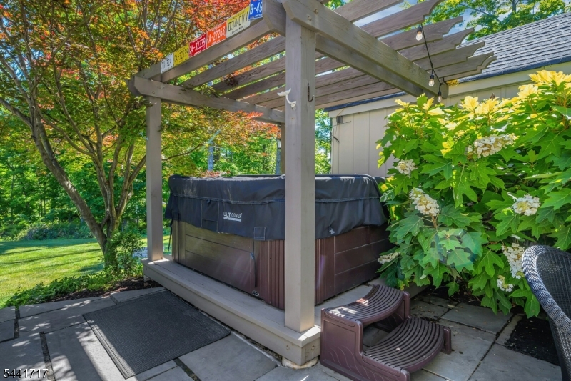 215 Mountainview Road Warren, NJ 07059 - Photo 32 of 37
