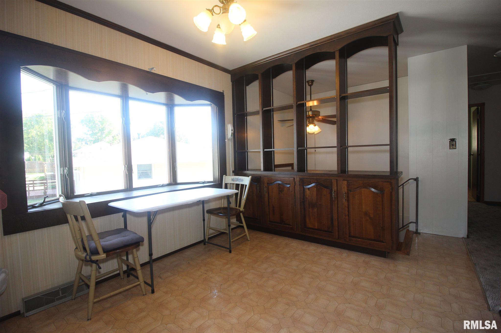 115 Lynnhaven Drive Washington, IL 61571 - Photo 8 of 29 Gallery Image 8