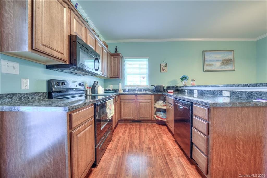 140 Ridge Bluff Road Mooresville, NC 28115 - Photo 9 of 23 Gallery Image 9