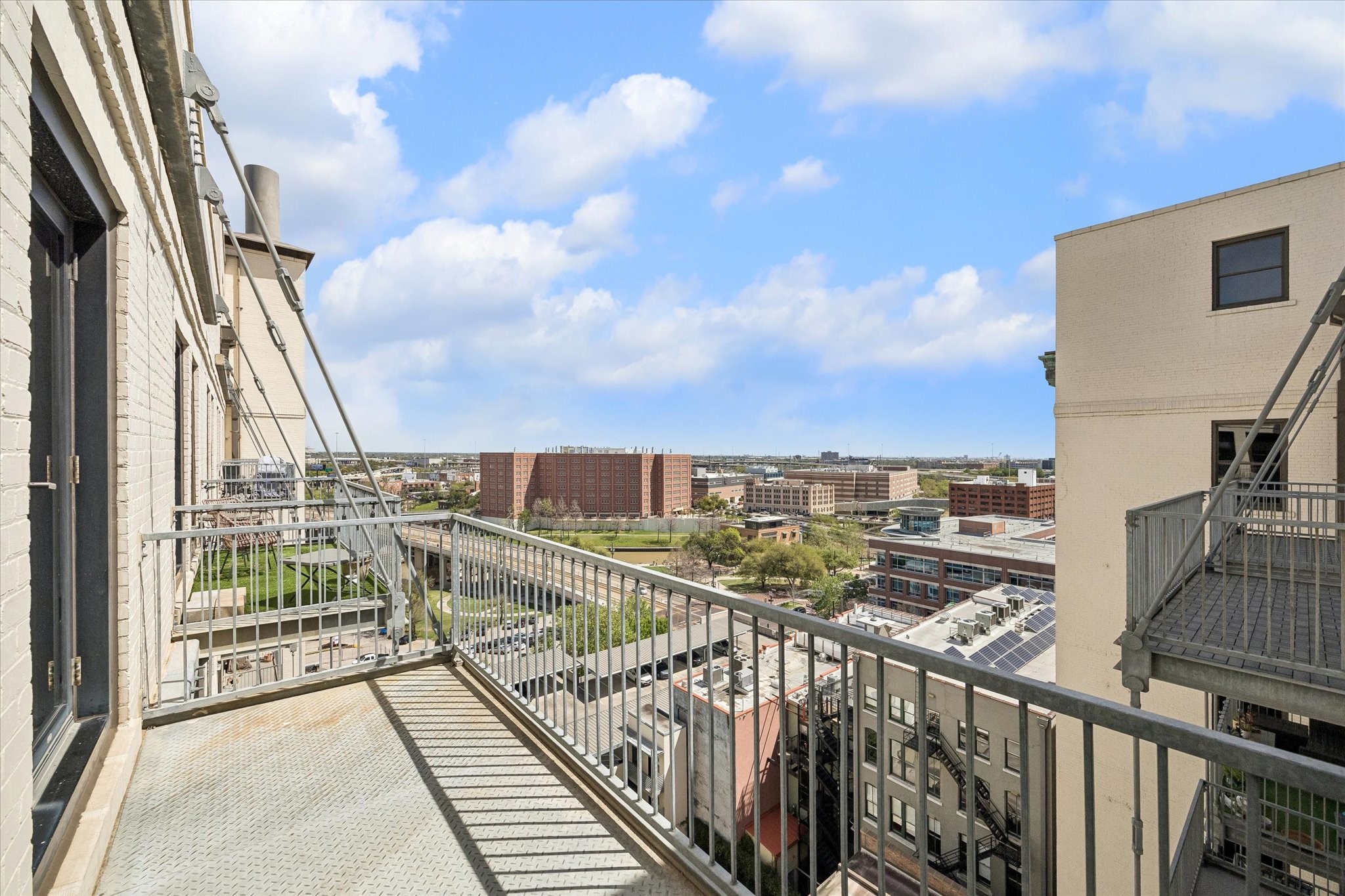 915 Franklin Street, Unit 9L Houston, TX 77002 - Photo 17 of 50 Private balcony with a northeast view, ideal for enjoying your morning coffee.