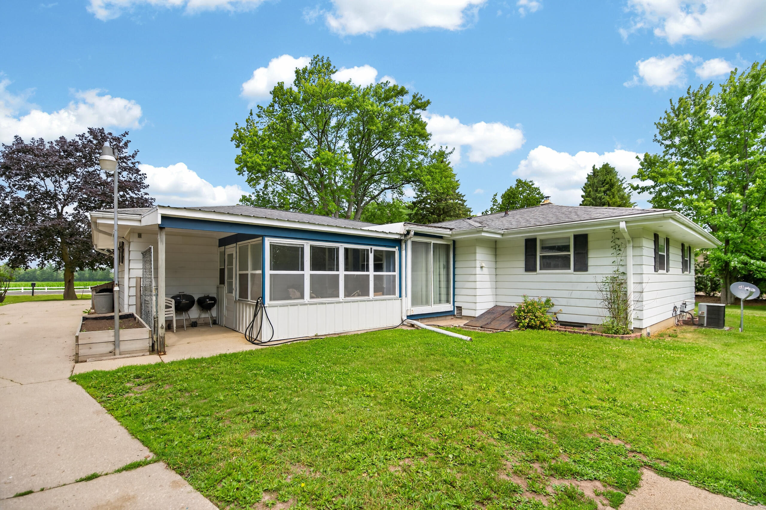 3174 Division Road Jackson, WI 53037 - Photo 32 of 47 Back