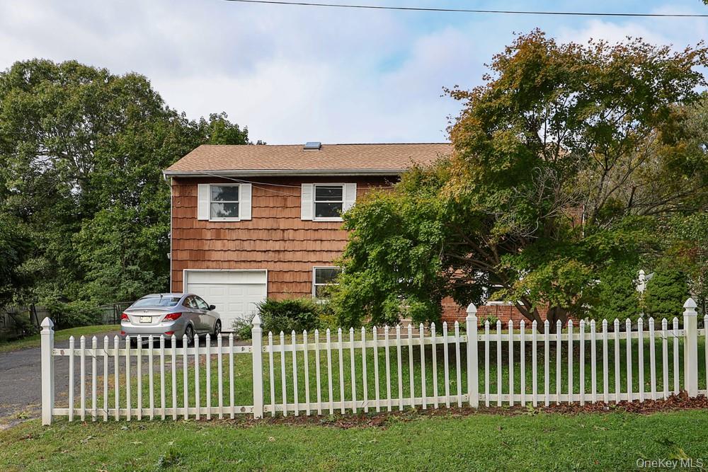 84 Craft Road Centereach, NY 11720 - Photo 2 of 37 Gallery Image 2