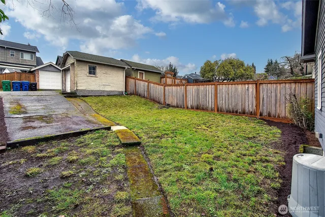 $825,000 | 7821 11th Avenue Northeast, Seattle, WA 98115