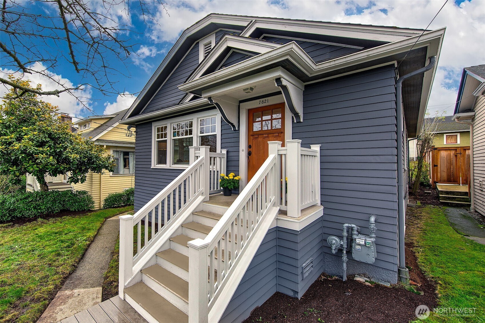 7821 11th Avenue Northeast Seattle, WA 98115 - Photo 3 of 20