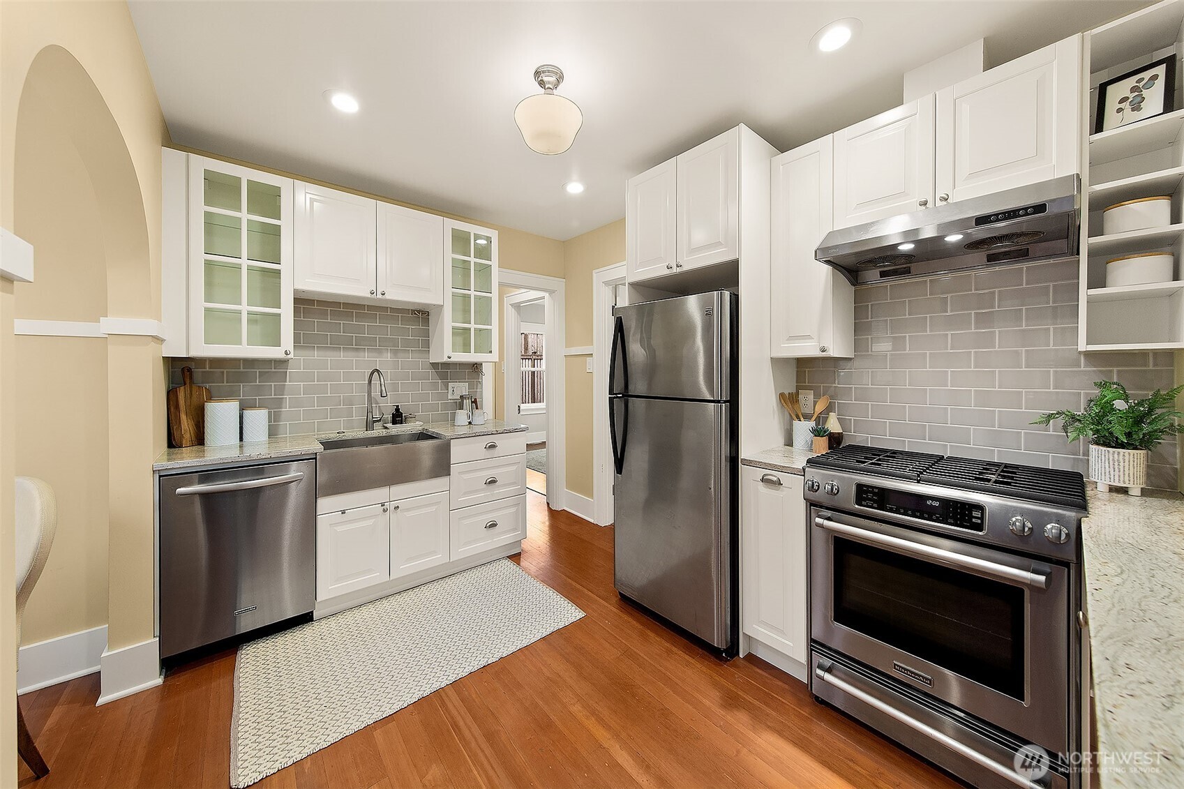 7821 11th Avenue Northeast Seattle, WA 98115 - Photo 7 of 20