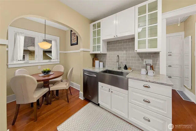 $825,000 | 7821 11th Avenue Northeast, Seattle, WA 98115