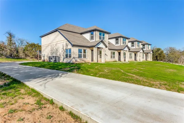 $2,375 | 112 Dealva Court, Weatherford, TX 76088