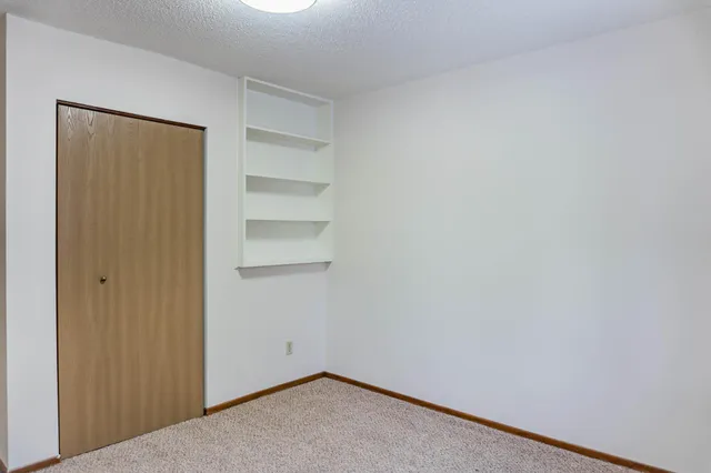 $174,900 | 22 East 13th Street, Waconia, MN 55387