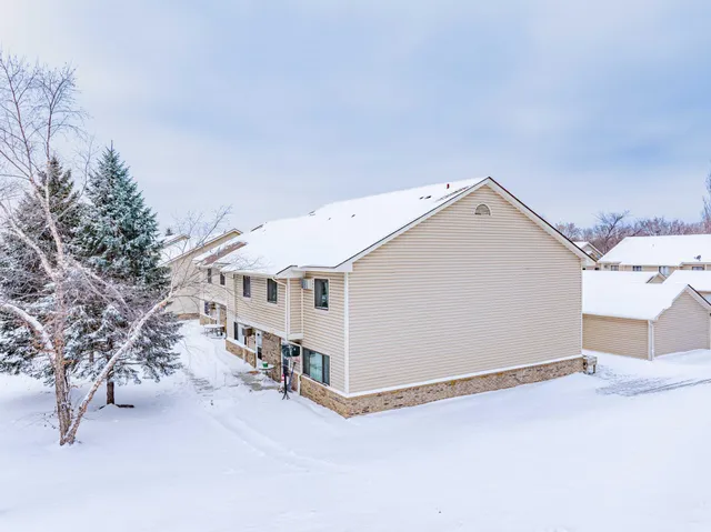 $174,900 | 22 East 13th Street, Waconia, MN 55387