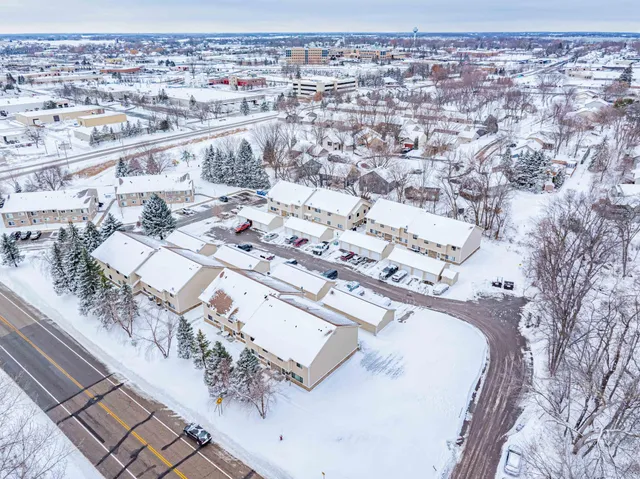 $174,900 | 22 East 13th Street, Waconia, MN 55387