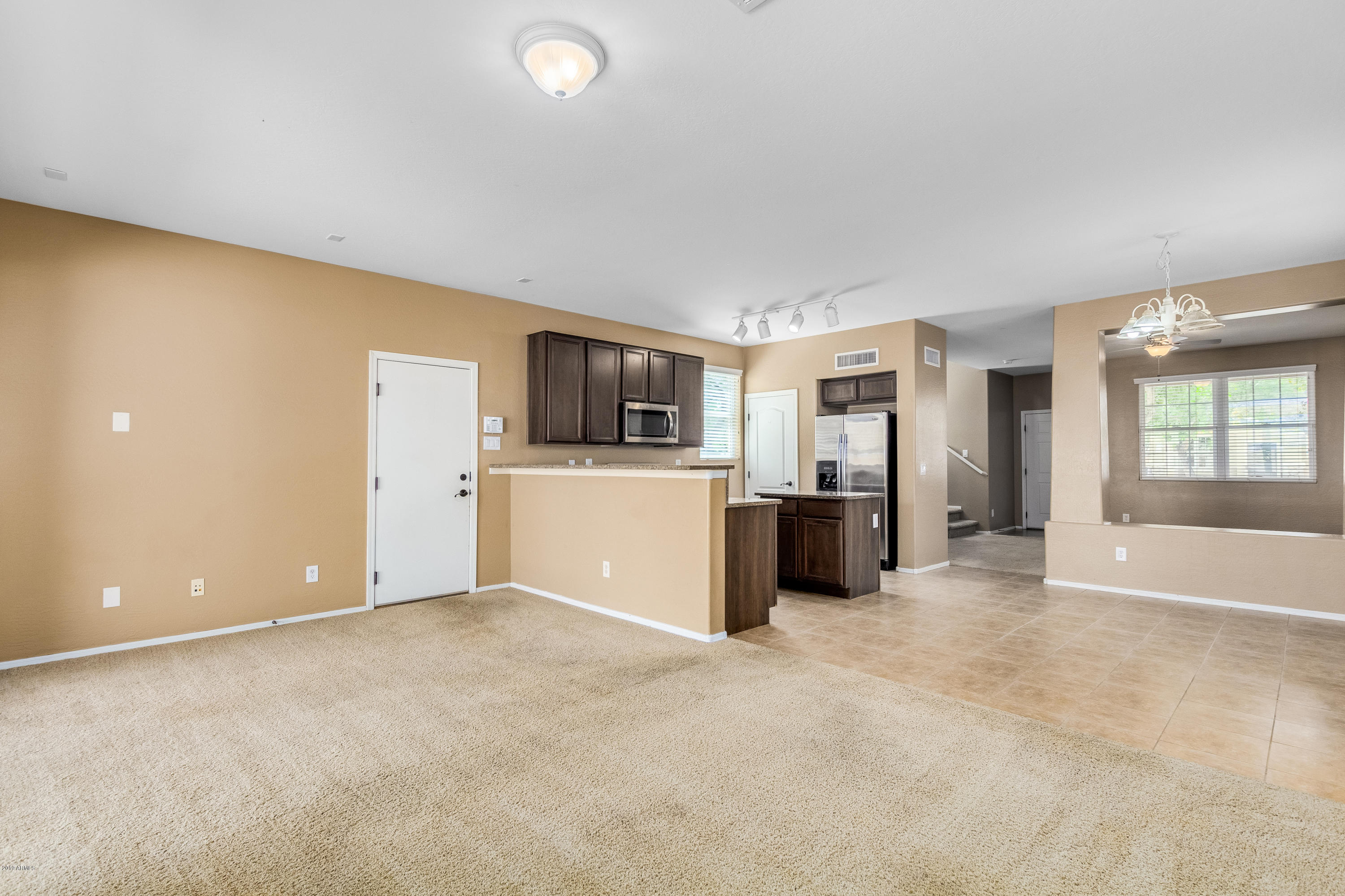 2234 East Fraktur Road Phoenix, AZ 85040 - Photo 8 of 27 Great Room