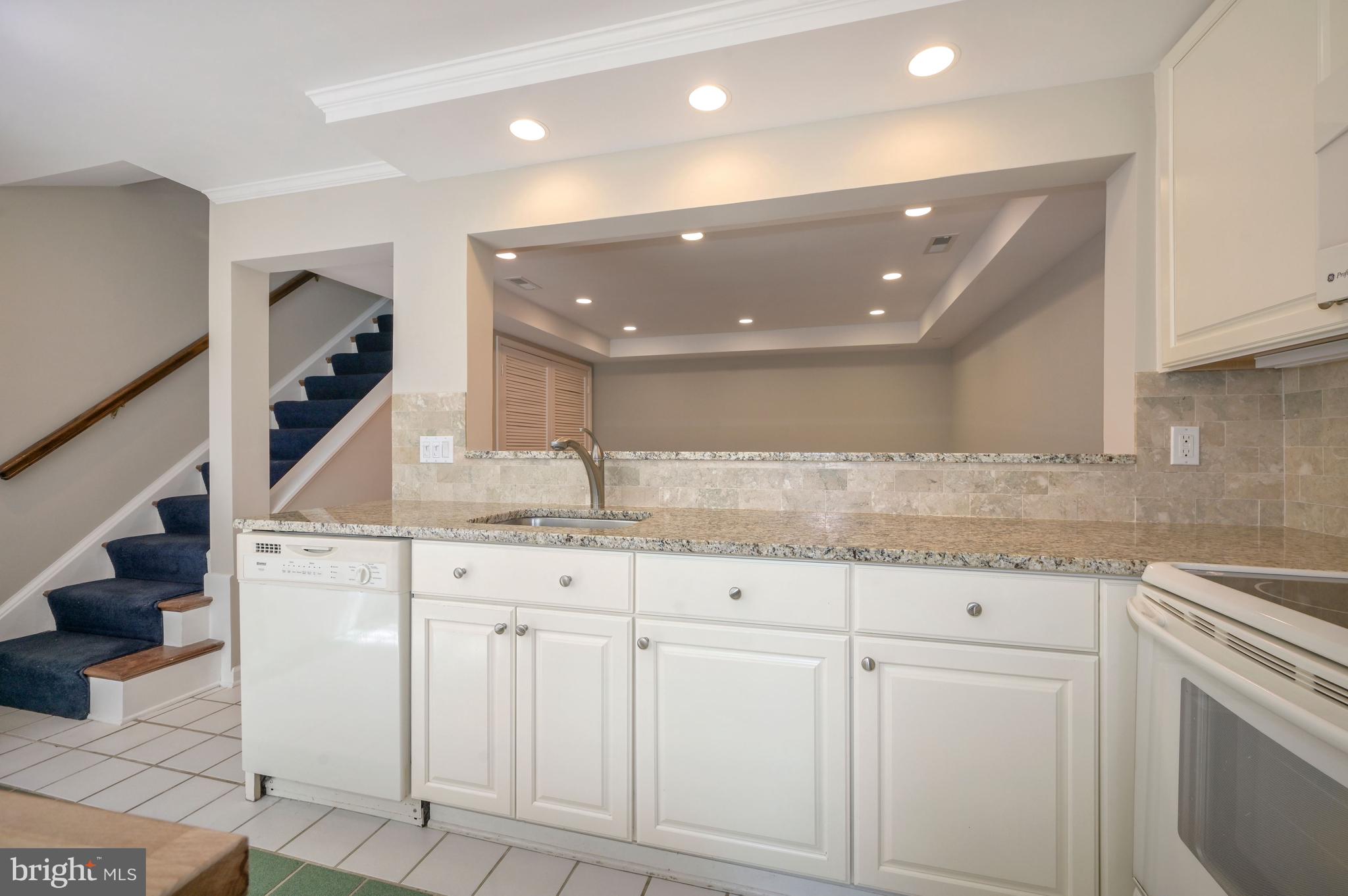 8024 Quarry Ridge Way, Unit 1B Bethesda, MD 20817 - Photo 11 of 16 Kitchen looking into family room