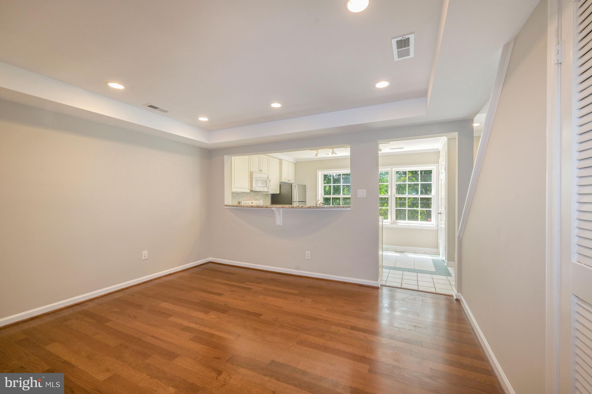 8024 Quarry Ridge Way, Unit 1B Bethesda, MD 20817 - Photo 14 of 16 Large family room