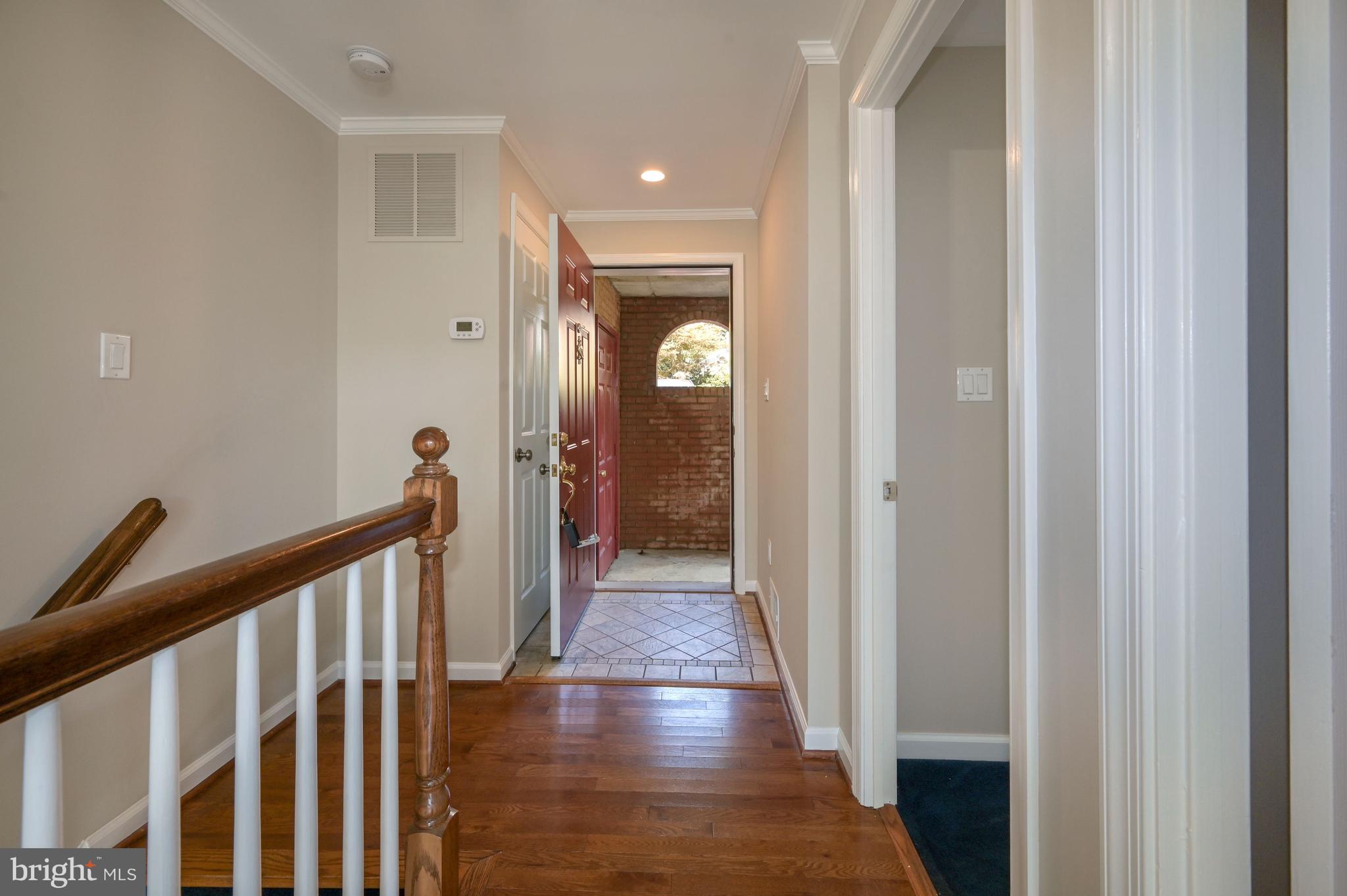 8024 Quarry Ridge Way, Unit 1B Bethesda, MD 20817 - Photo 4 of 16 Entry way/foyer