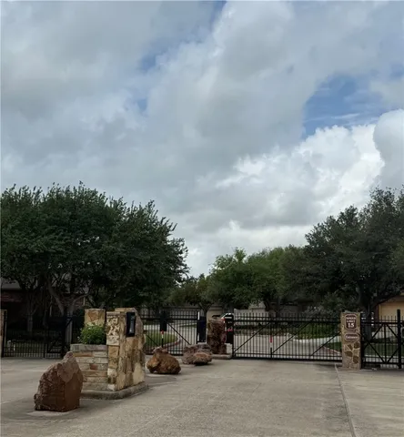 $520,000 | 6002 Garden Court, Corpus Christi, TX 78414