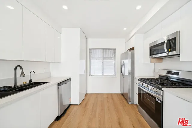 $4,100 | 919 South Sherbourne Drive, Unit 3, Los Angeles, CA 90035